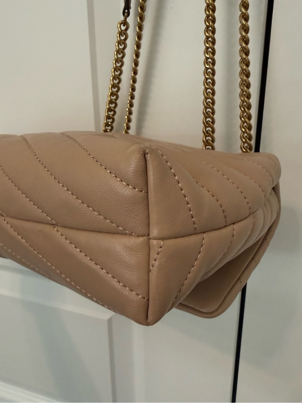 Tory Burch Kira Convertible Quilted Bag - Picture 6 of 11